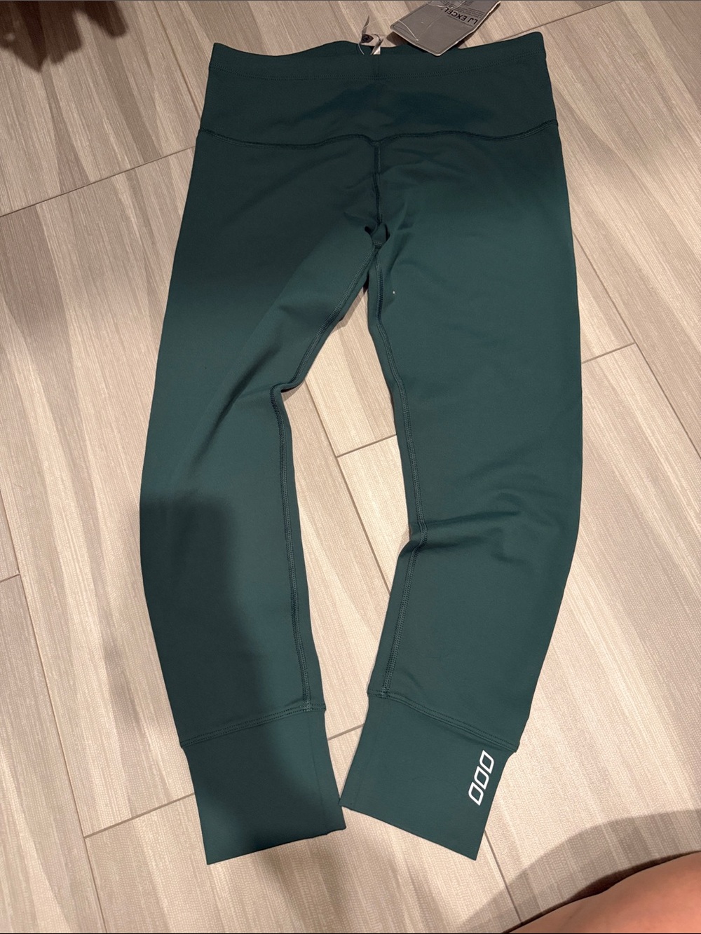 Lorna Jane Jungle Green street life ankle biter tight